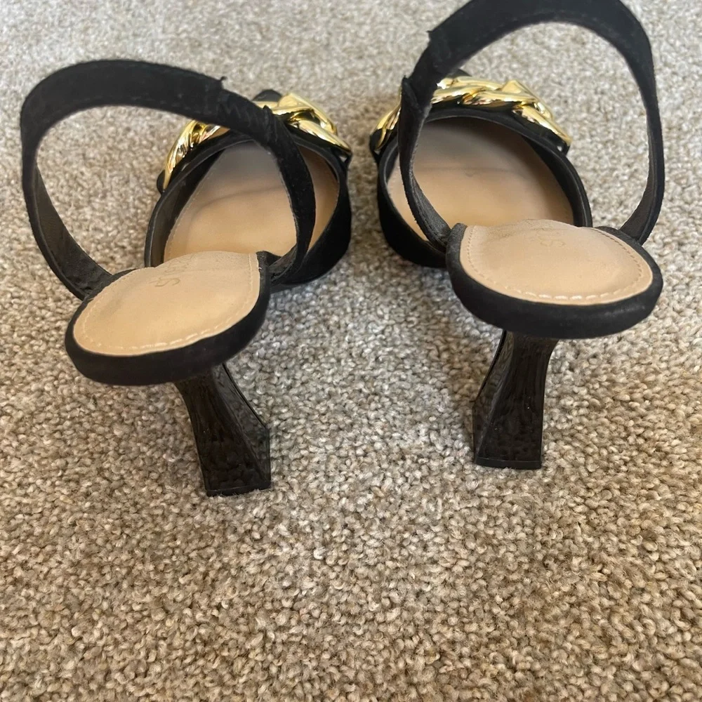 Shoe Dazzle Black Heels with Gold Chain Accent - Picture 3 of 5